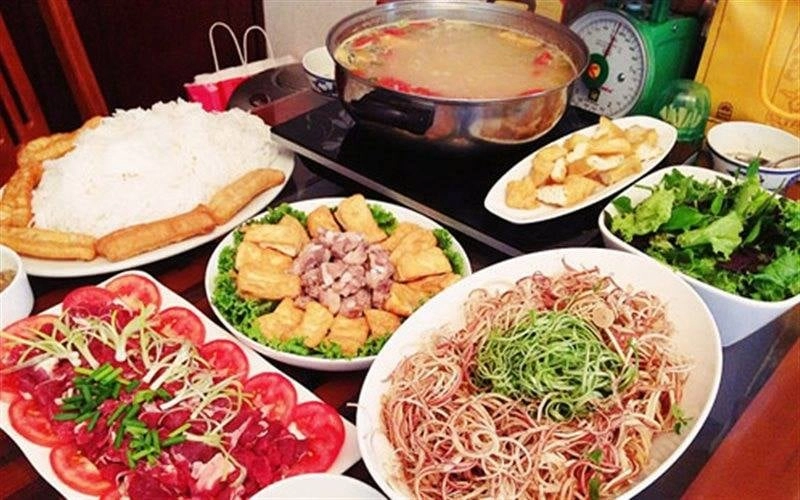 Phong Gà Quán - Gà Nướng Lu Chính Hiệu CS1 - Nhà hàng Gà Nướng - Ảnh 2