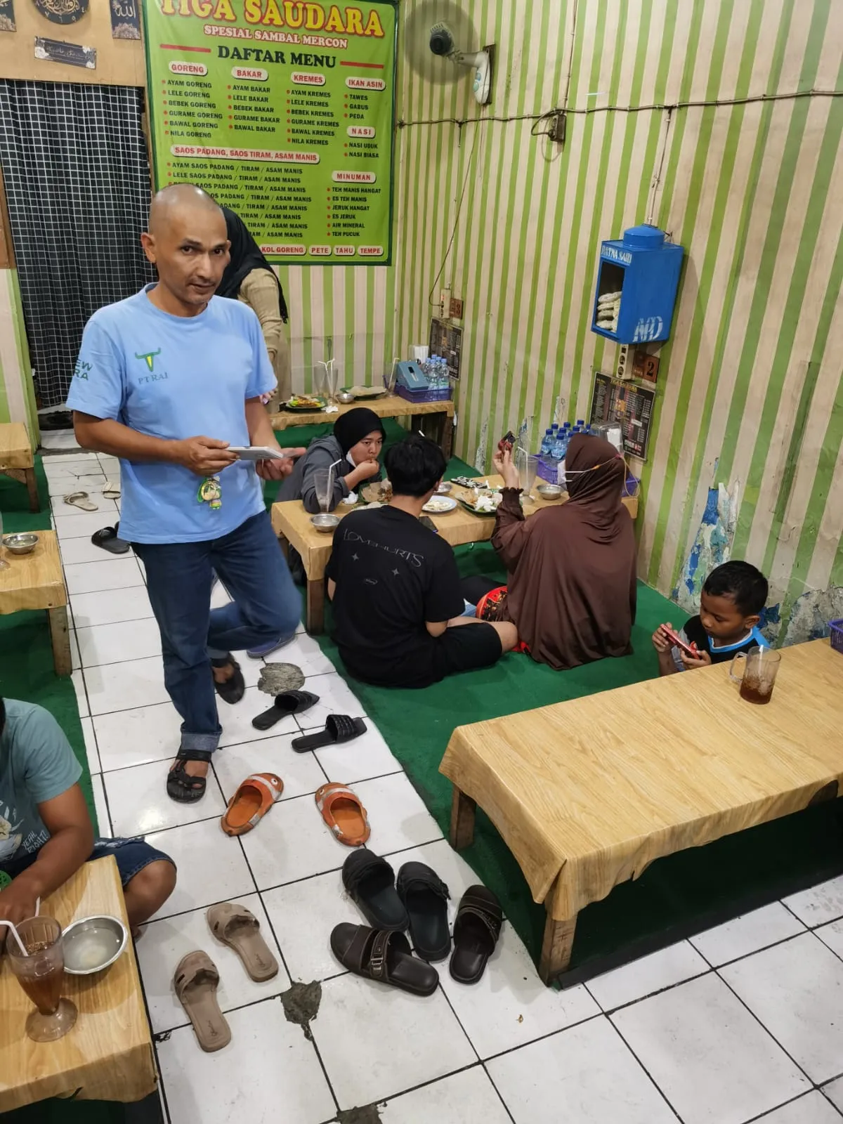 Pecel Lele Tiga Saudara Seskoal - Cipulir - Restoran Masakan Indonesia - Foto 3
