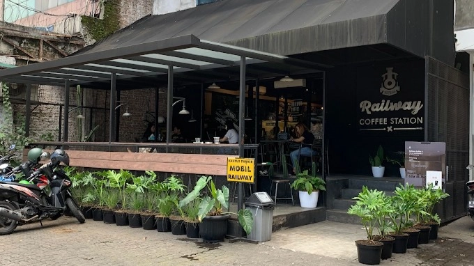 Railway Coffee - Setiabudi - Coffee Restaurant - Photo 2