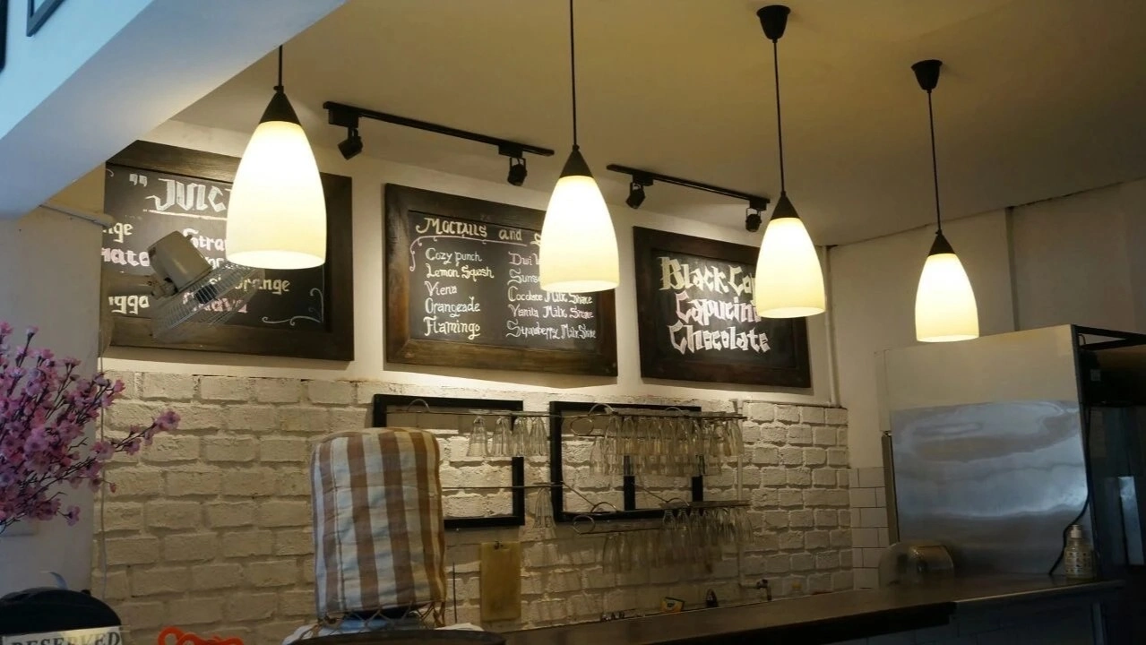Cozy Cafe & Resto - Jatiwaringin - Coffee Restaurant - Photo 3
