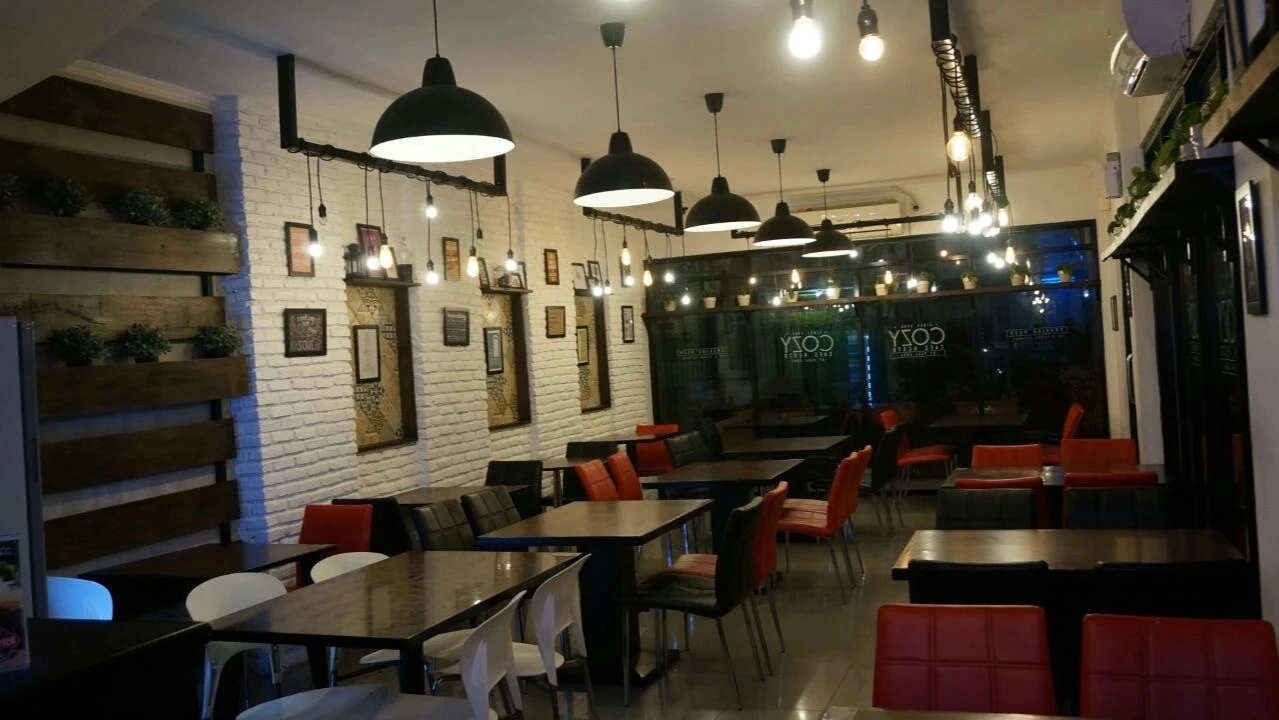 Cozy Cafe & Resto - Jatiwaringin - Coffee Restaurant - Photo 2