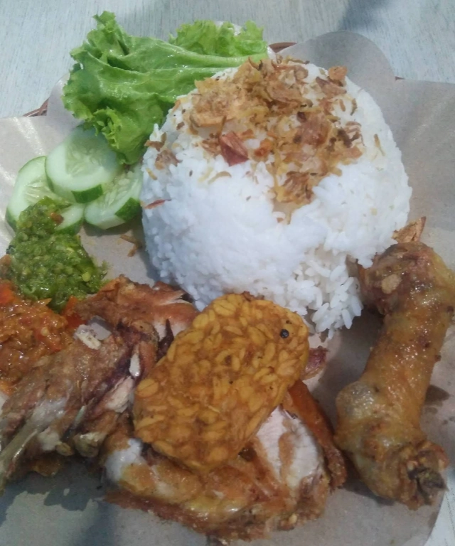 Ayam penyet mas pray - Jaticempaka - Smashed Fried Chicken Restaurant - Photo 2