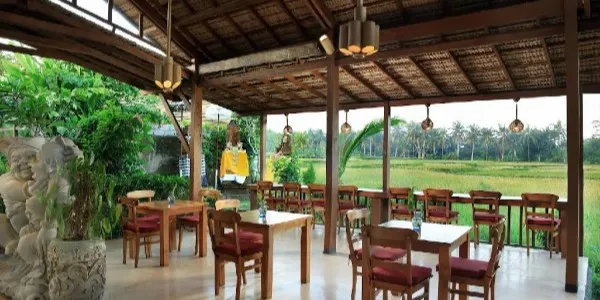 Bee Cafe Bali - Peliatan - Restoran Masakan Bali - Foto 1