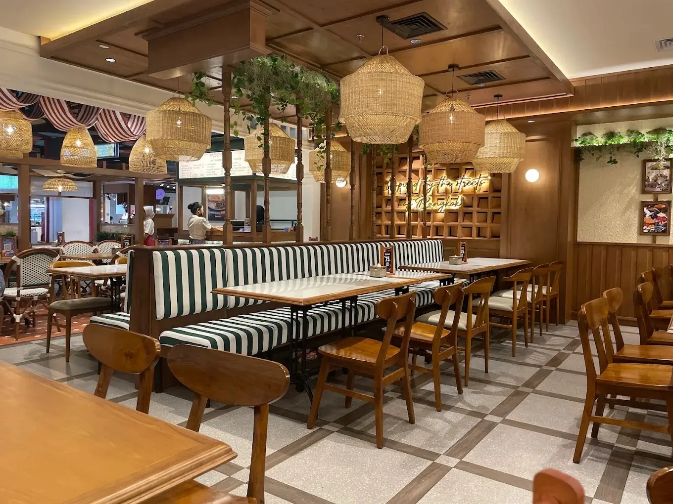 Soi Sabai - Lippo Mall Nusantara - Thai Restaurant - Photo 2