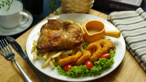Citrus By The Pool - Woodlands - Western Restaurant - Photo 1