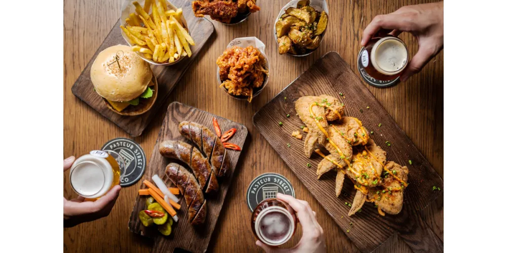 Pasteur Street Craft Beer - Thao Dien Taproom & Restaurant - Burger Restaurant - Photo 1